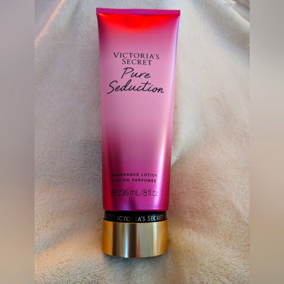NIB Victoria's Secret Fragrance Lotion - Picture 1 of 2